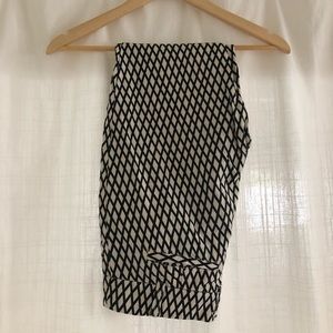 Black and white ankle pant